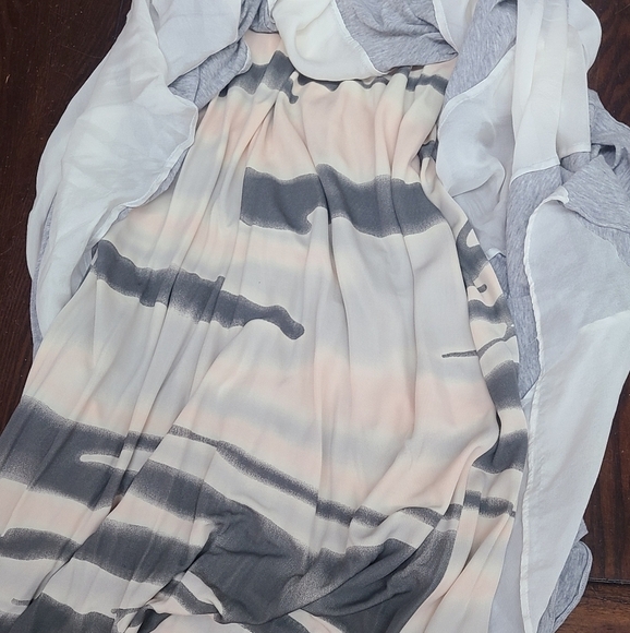 IISLI Maxi Dress - Picture 3 of 13